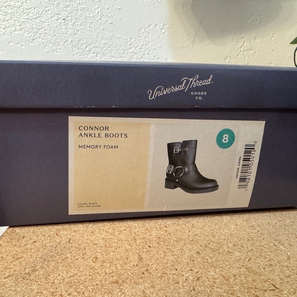 Universal Thread Black Connor Ankle Boots -Brand New - Picture 2 of 6